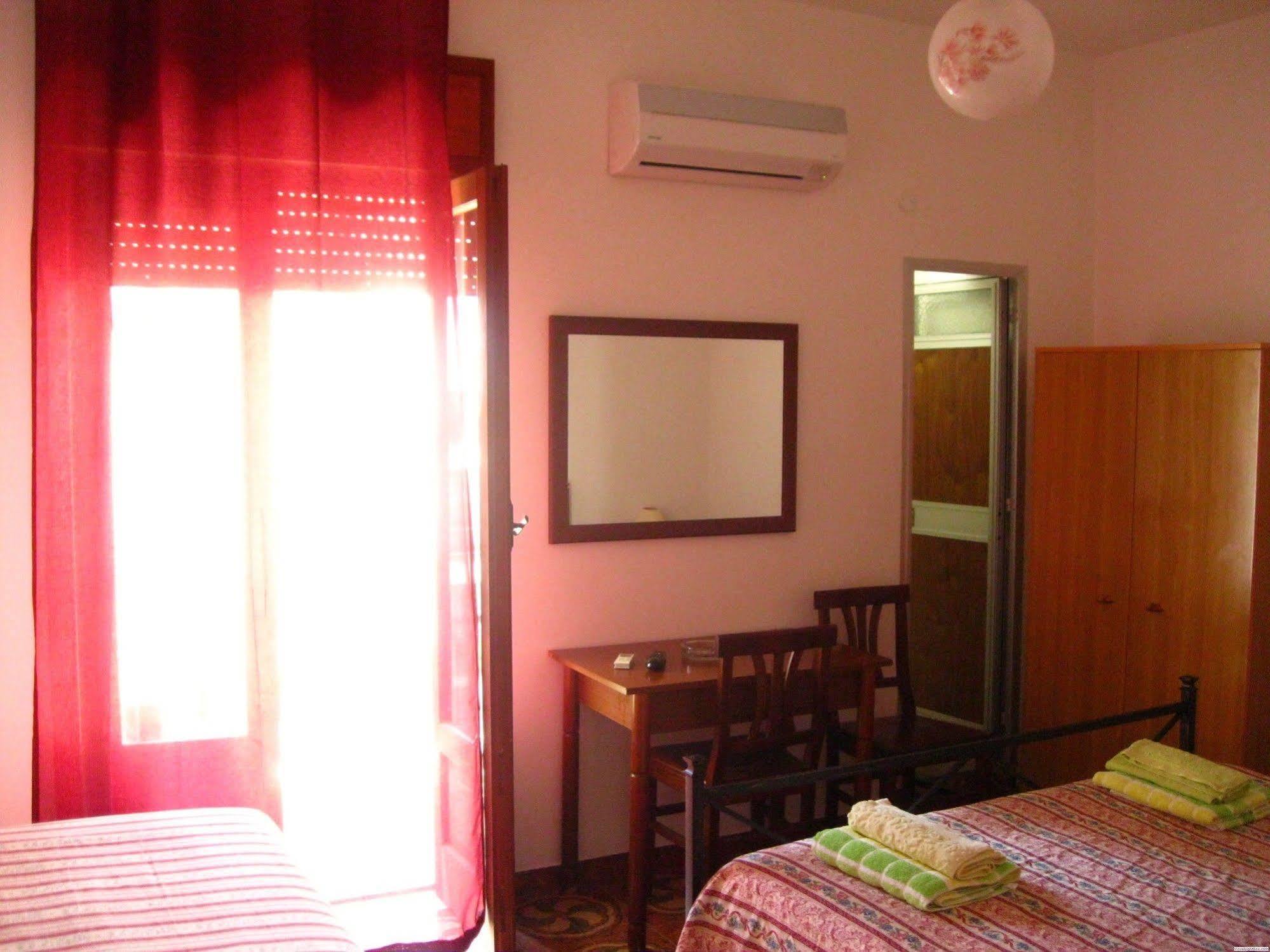 Hotel California Milazzo Extérieur photo