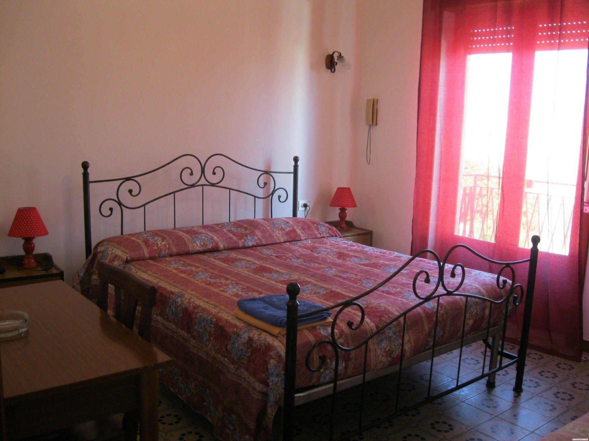 Hotel California Milazzo Extérieur photo