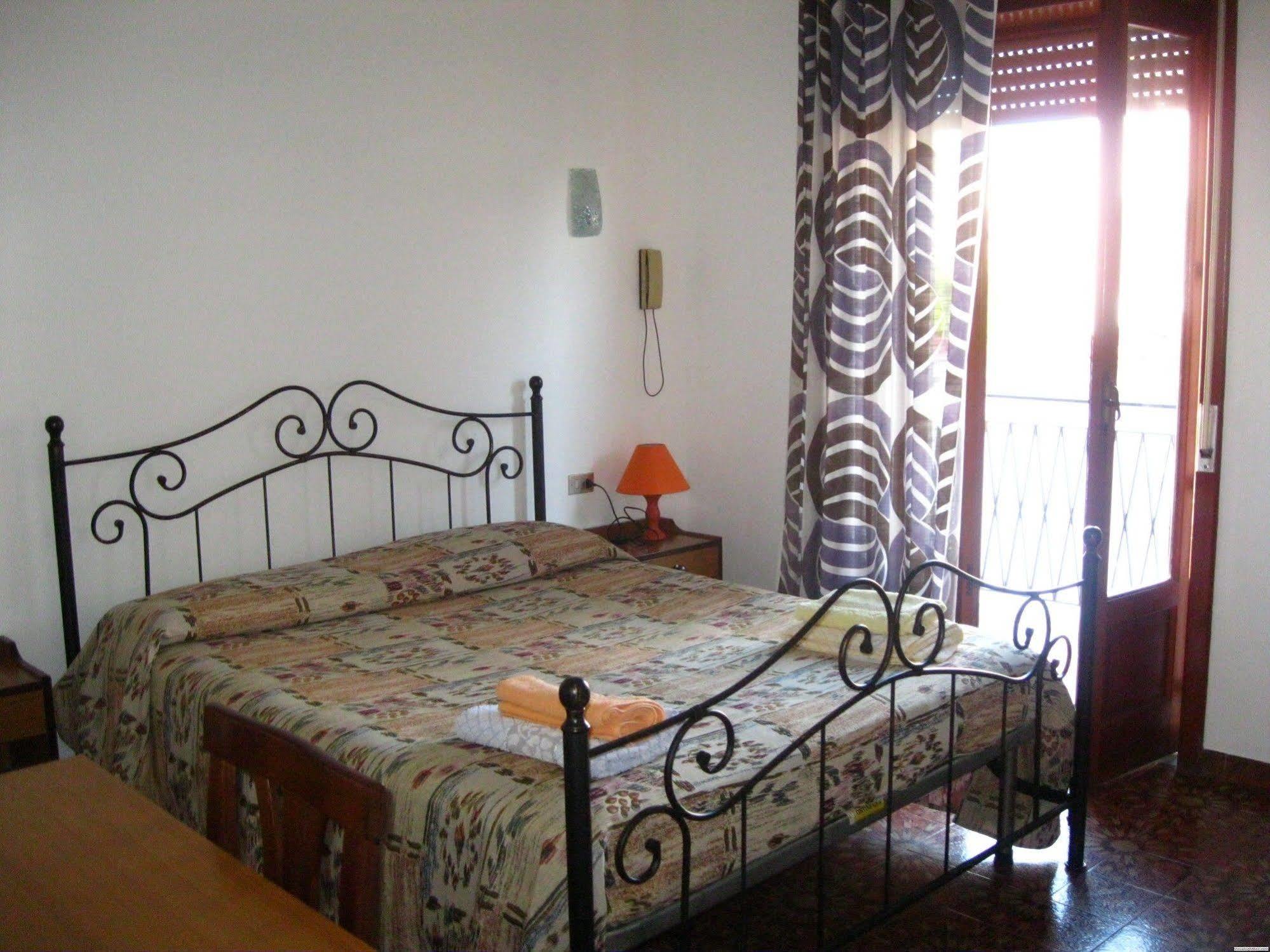 Hotel California Milazzo Extérieur photo